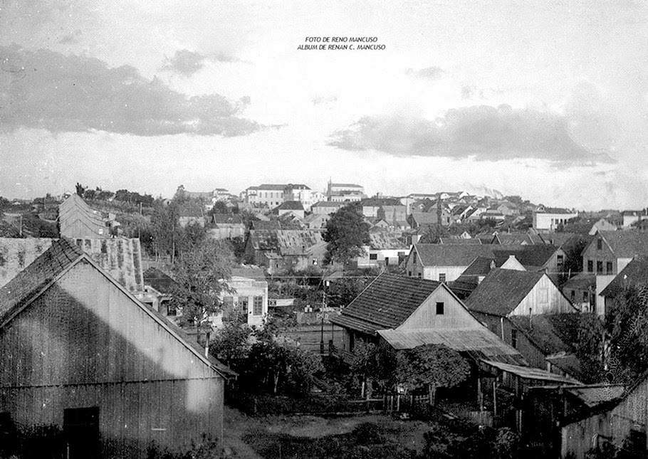 Caxias do Sul Vista tomada na parte oeste da cidade(atual bairro São Pelegrino) 1947
