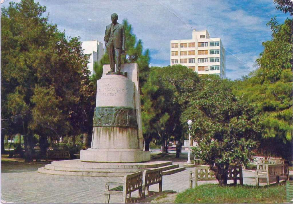 Pelotas Praça General Osório(acervo Derli Baltasar Castagna Paim) déc1970.