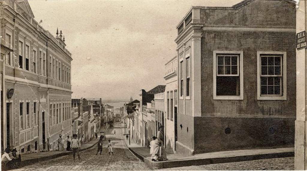 Porto Alegre - Rua Vigário José Inácio esquina Av Voluntários da Pátria em 1910
