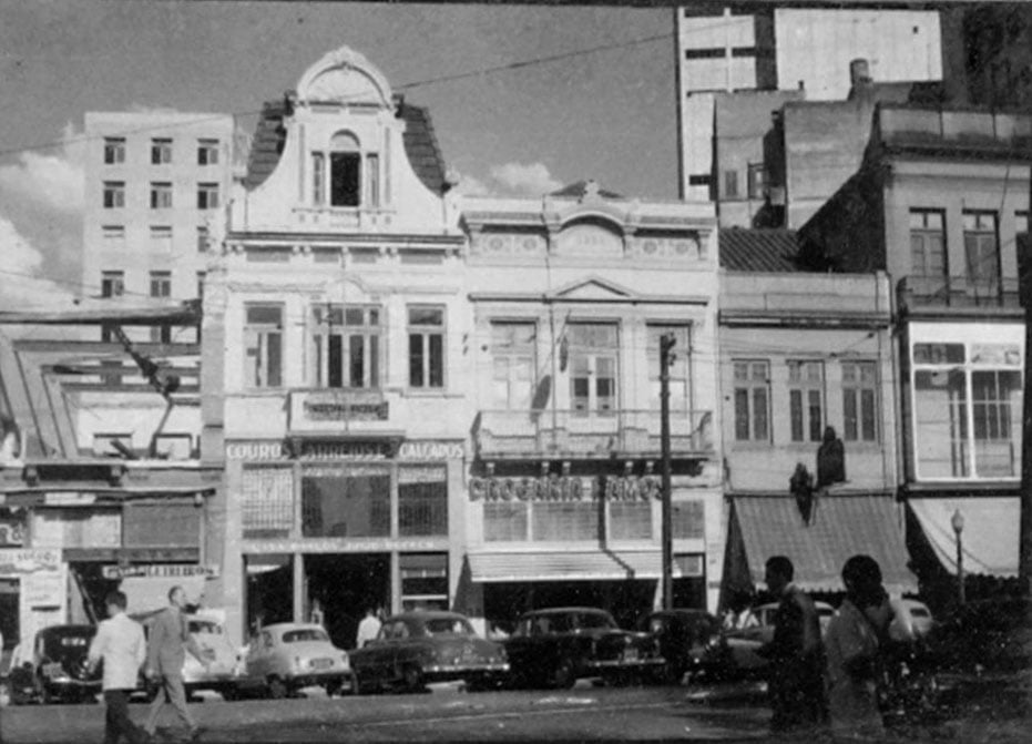 Porto Alegre Defronte a Praça XV na década de 1950.