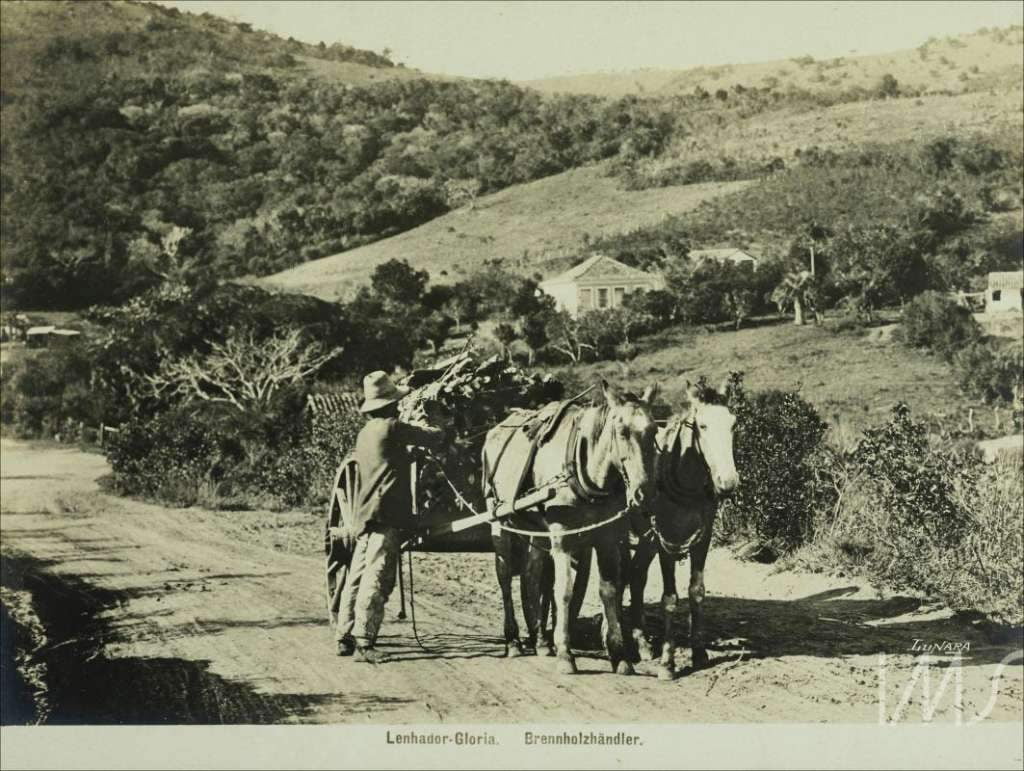 Porto Alegre - Lenhador em estrada de terra em 1900.