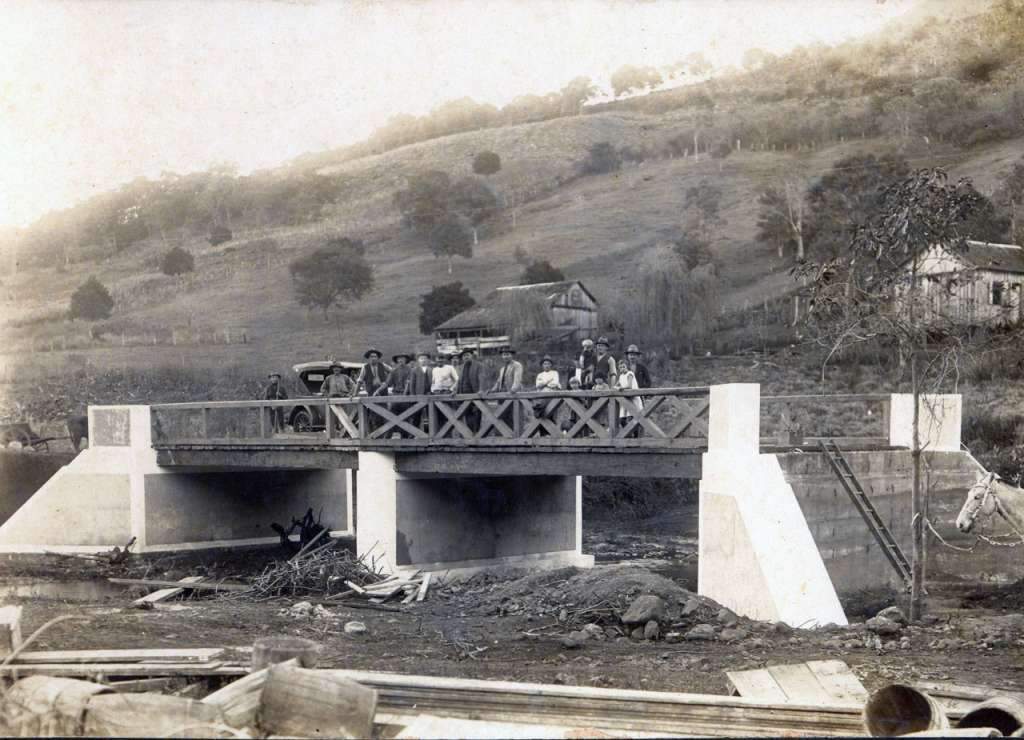 Lajeado - Construção de ponte na década de 1930.