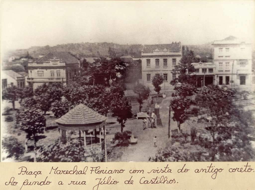 Lajeado - Praça Marechal Floriano e Rua Júlio de Castilhos no início do século XX.