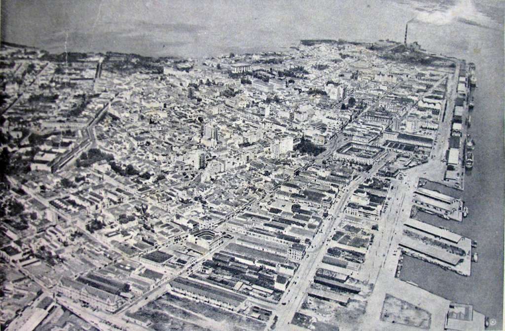 Porto Alegre - Vista aérea do centro na década de 1930.