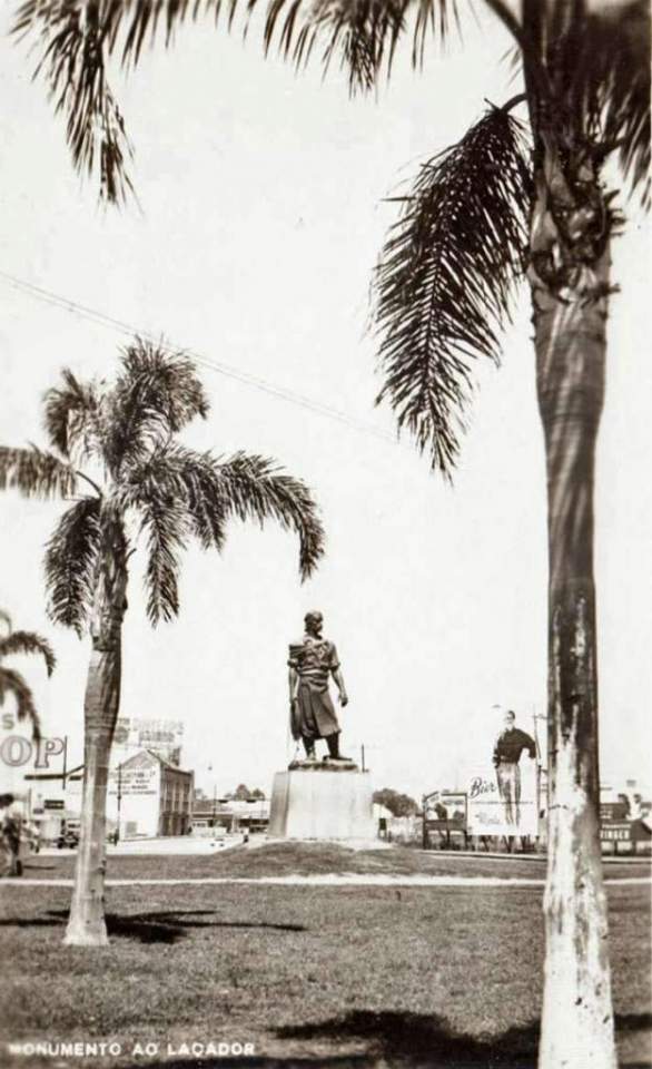Porto Alegre - Monumento ao Laçador em 1950.