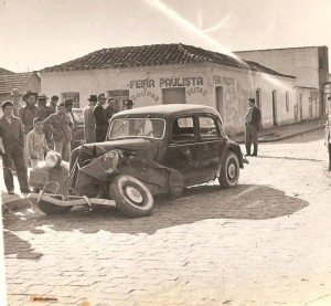 Camaquã Acidente no centro esquina Rua Julio de Castilhos e Av Olavo Moraes déc1930 