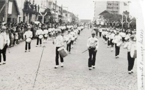 Camaquã Centro Rua Presidente Vargas Desfile cívico 09-1965