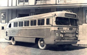 Onibus carroceria Elisiárioempresa expresso Azul 1953