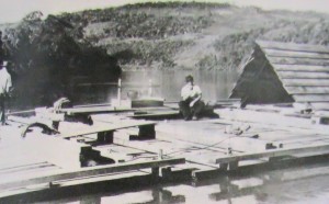Transporte de madeira no Rio Uruguai déc1930