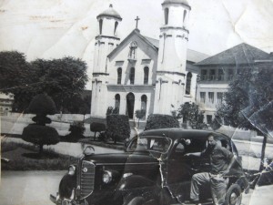 Gravatai Francisco Jorge Tafras (popular Chico Gardel) Praça da Igreja matriz déc1960