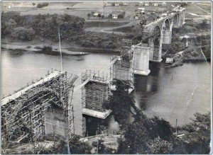 Muçum Construção da ponte ferroviária déc1960 2