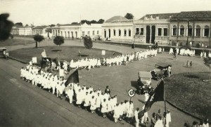 Passo Fundo Desfile colegial(Álbum de Igor Schneider Calza) déc1930   
