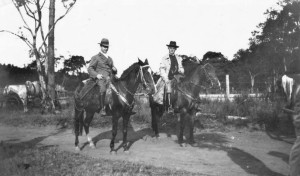 Passo Fundo Distrito de São Roque Padre Evaldo Innig e seu irmão Willi(acervo família Innig) 1933  