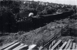 Passo Fundo Embarque das casas pré-fabricadas em trem com a marca Brigada Militar para Porto Alegre 2   