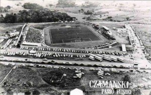 Passo Fundo Foto aérea do Estádio Vermelhão da Serra, na data de inauguração quando se realizou a partida entre o 14 de Julho x Aimoré(foto Deoclides Czamanski) 