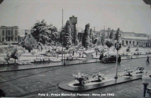 Passo Fundo Praça Marechal Floriano Neve 1942 (1) 