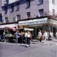 França Paris La rue Saint-Maur, à l'angle de celle du Faubourg du Temple, côté 10ème arrondissement, 1960-1961 