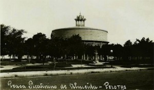 Pelotas Caixa d'água de Ferro - Praça Piratinino de Almeida