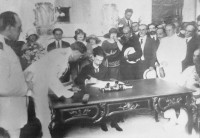 Porto Alegre Borges de Medeiros assina Protocolo de Pacificação Palácio do Governo 17-12-1923