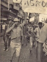 Porto Alegre Desfile de bichos da Agronomia (UFRGS) na Rua da Praia 1968