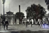 Porto Alegre Fiateci (Companhia Fiação e Tecidos Porto Alegrense) Funcionários saindo da fábrica Av Voluntários da Pátria esquina Avenida São Pedro