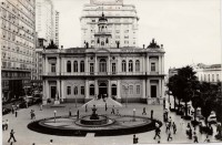 Porto Alegre Praça Montevidéo Paço dos Açorianos e Fonte Talavera déc1970