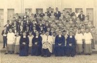 Porto Alegre Primeira comunhão conjunta Escola D João Becker e Orfanato Pão dos Pobres(acervo Jorge Silva) 1958