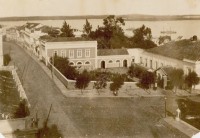 Porto Alegre Rua Duque de Caxias esquina Praça Marechal Deodoro(foto Virgílio Calegari Acervo Fototeca Sioma Breitman) déc1890