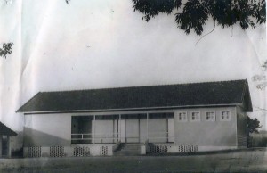 Portão Grupo Escolar de Rincão do Cascalho(acervo Leila Rodrigues) 1954