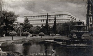 Santa Cruz do Sul Praça Getúlio Vargas e o prédio do Colégio Dom Alberto em 17-02-1961