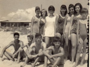 Atlântida Balneário Jovens na praia 1964