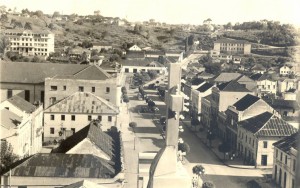 Bento Gonçalves Centro visto do alto da torre do Santuário de Santo Antônio final déc1940