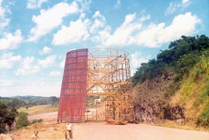Bento Gonçalves Construção da Pipa do pórtico 1975 1