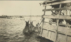 Canoas Bairro Niterói Enchente(acervo Suzana Morsch) 1928