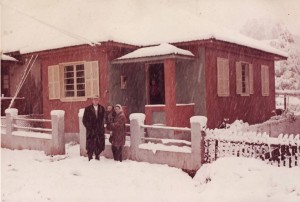 Carazinho Neve Rua 1° de maio  (Felipe Hahn-Lyrdes Hahn -filha Sandra-acervo-Valéria Hahn) 1965