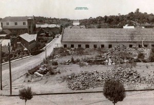 Caxias do Sul Igreja N.S. de Lourdes vista da Av Júlio de Castilhos com Rua Angelina Michielon(foto Reno Mancuso) 1947