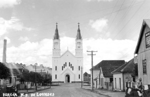 Caxias do Sul Igreja Nossa Senhora de Lourdes da Rua Os Dezoito do Forte déc1950