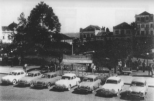 Caxias do Sul Praça Dante Alighieri Exposição automóveis franceses Renault Dauphine(Gordine) 1965