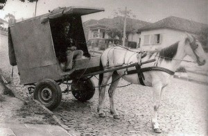 Esteio Pão sendo distribuído com carroças(acervo Rafael Ortiz)
